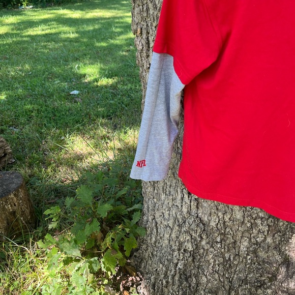 NFL Team Apparel Chiefs Layered look T-Shirt in size M - Picture 2 of 4